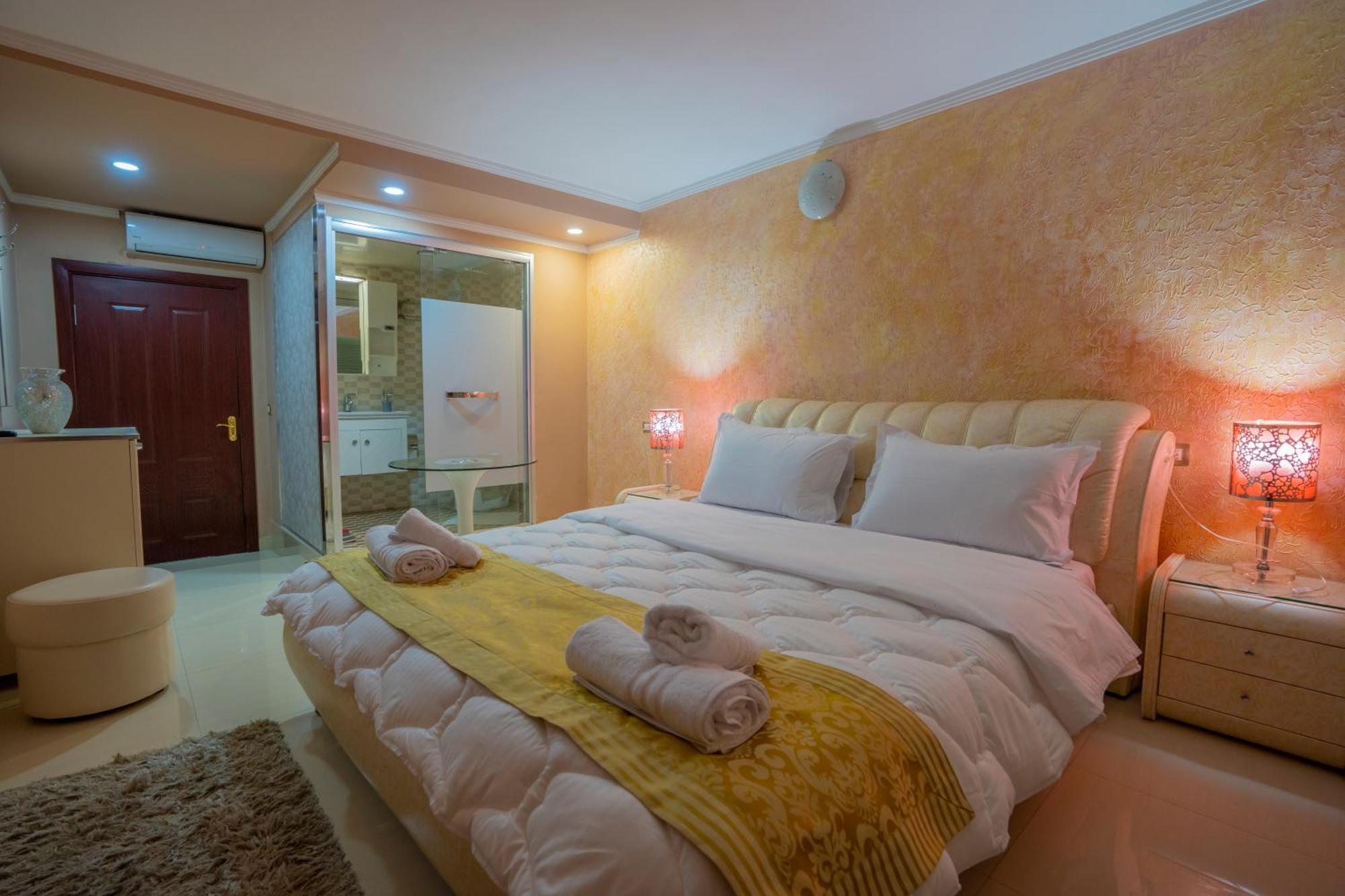 Carmen Hotel 3*