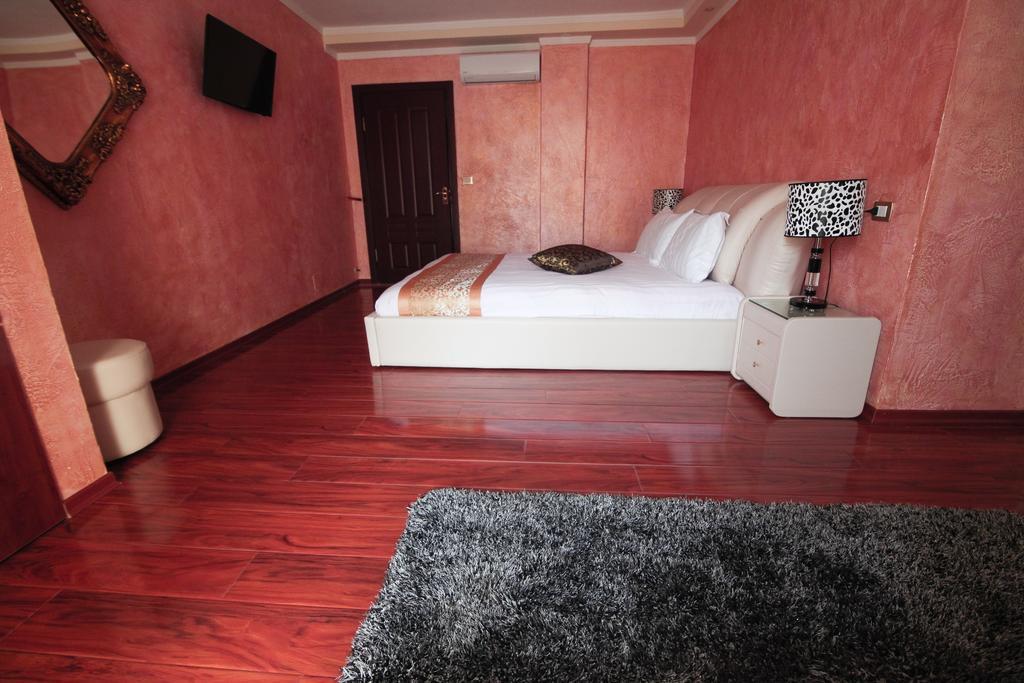 Carmen Hotel 3*